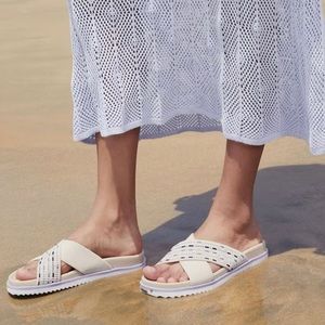 VIVAIA Criss Cross Straps Slides (Natalia)